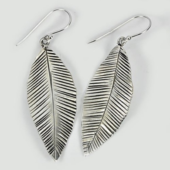 Sterling Silver Leaf Earrings 5.02 G. - Picture 2 of 3